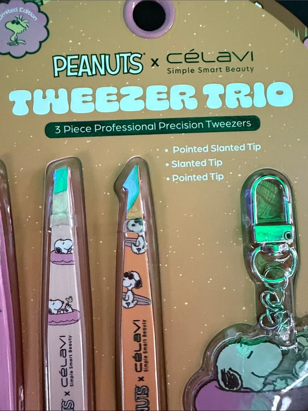 SNOOPY On The Beach Peanuts Tweezer Trio, Beach Glow Face Masks BONUS KEYCHAIN - Picture 6 of 9
